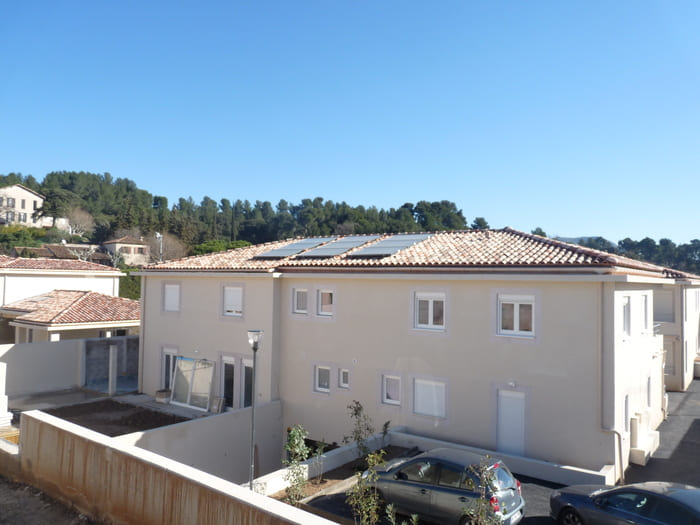 panneaux solaires thermiques immeuble Héliofrance